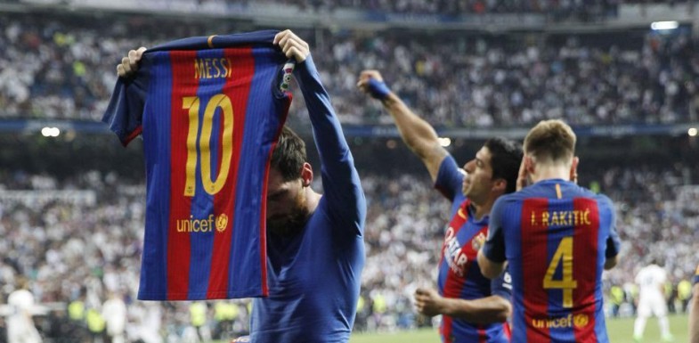 Insolite : le maillot brandit par Messi au Bernabéu vendu à plus de 400 000 euros