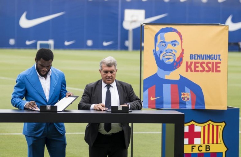 Le Barça présente officiellement Franck Kessié