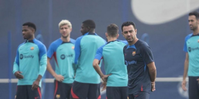 FC Barcelone : Xavi tire la sonnette d'alarme