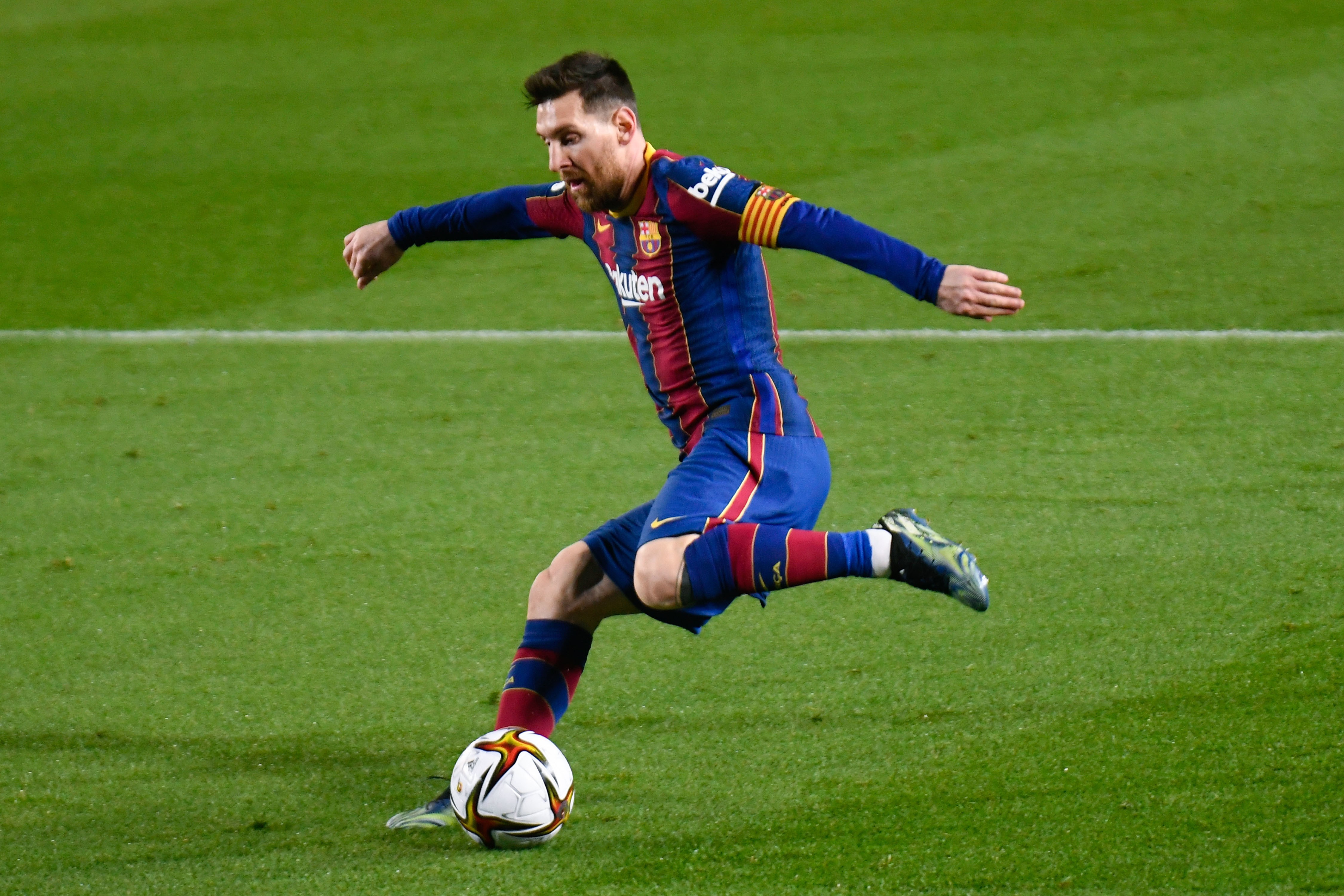 Et le prix du plus beau but de février est décerné à... Leo Messi !