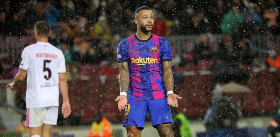 Barça : Memphis poussé dehors pour Koundé ?