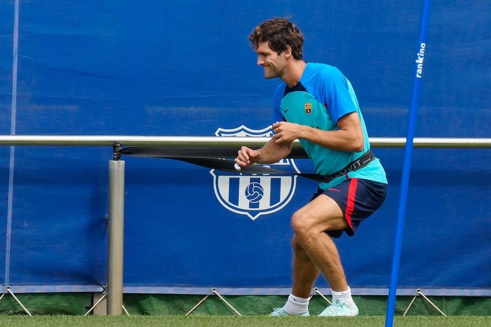 Marcos Alonso et Alarcón sont dans le groupe pour Villarreal-Barça